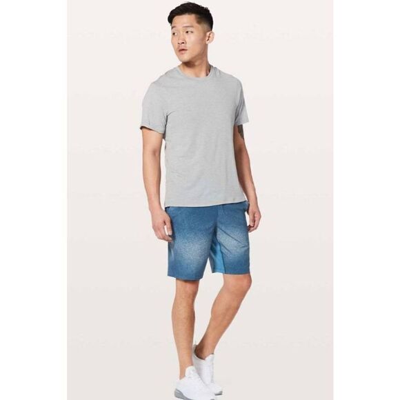 LULULEMON ATHLETICA T.H.E. Short 'Linerless 9' Updated Fit Size Medium - Picture 1 of 6